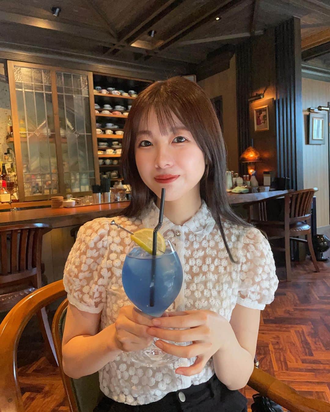 中西香菜のインスタグラム：「とっても雰囲気が良くて落ち着くカフェ🥹☕️  将来カフェに住みたいぐらいカフェが好き🤤  #吉祥寺　#吉祥寺カフェ　#カフェ　#cafe  #吉祥寺グルメ  #おしゃれカフェ　#カフェ巡り  #カフェ巡り #カフェ活  #東京カフェ」