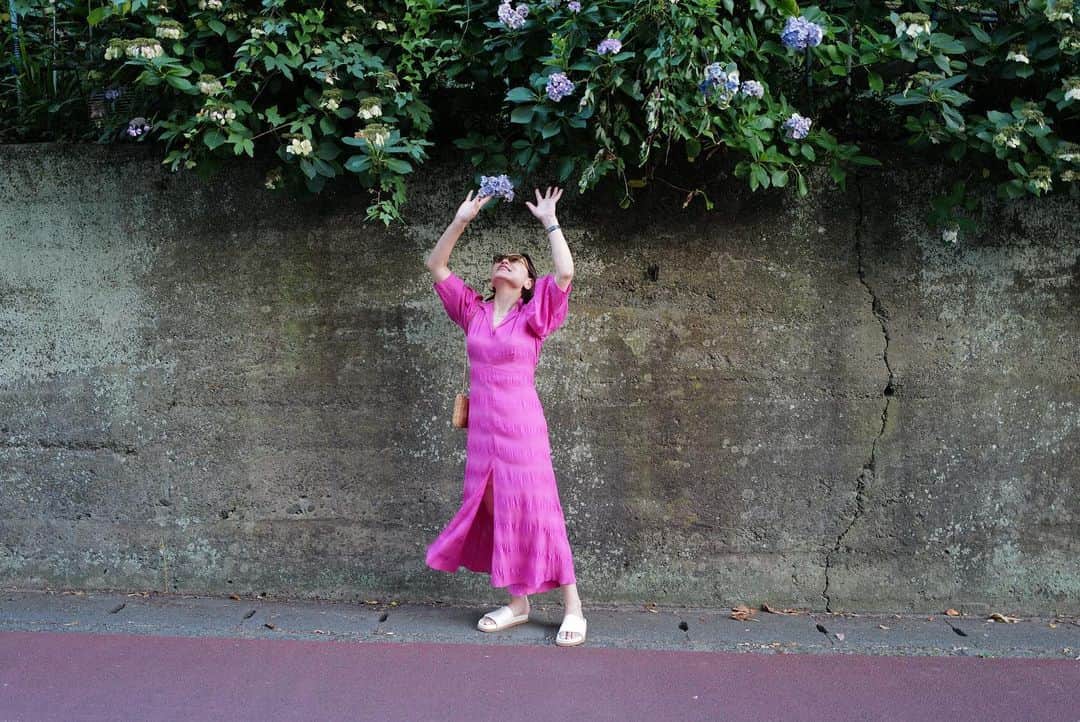 黒沢祐子さんのインスタグラム写真 - (黒沢祐子Instagram)「ピンクを纏い ピンクのタオルが似合うひとに会いに行った🩷  #life #鎌倉暮らし」7月22日 21時54分 - yukowedding