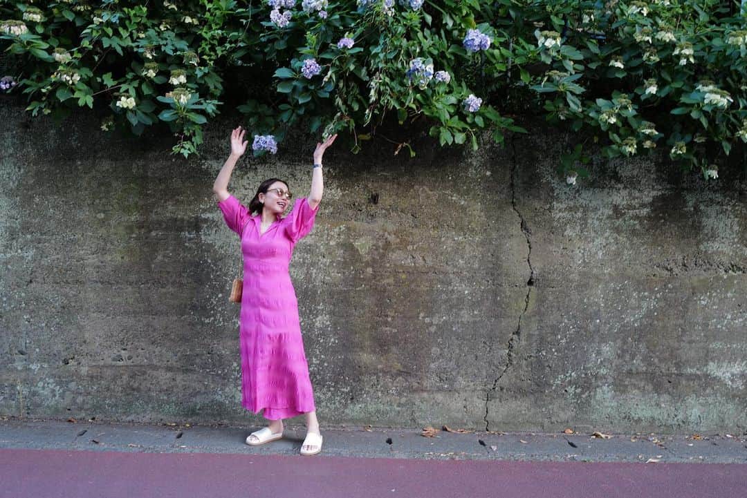 黒沢祐子さんのインスタグラム写真 - (黒沢祐子Instagram)「ピンクを纏い ピンクのタオルが似合うひとに会いに行った🩷  #life #鎌倉暮らし」7月22日 21時54分 - yukowedding