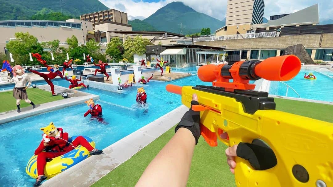 Kamiwaza Trickshotsさんのインスタグラム写真 - (Kamiwaza TrickshotsInstagram)「Nerf War | Water Park & SPA Battle 22🔫 ナーフ戦争 | 別府温泉 杉乃井ホテル編🔥公開  今回の舞台は大分県の別府に位置する大型リゾートホテル！！ プールや温泉、アミューズメント施設などを使った熱きナーフの戦いをお見逃しなく😎🔥  @beppu_suginoihotel_official  お忙しいなか撮影に全面協力して頂き本当にありがとうございました🙏  @kamiwaza.tomo @nari_kamiwaza @hidetorian  #nerf #nerfwar #nerfgun  #youtube #beppuonsen #suginoihotel #別府温泉 #杉乃井ホテル」7月22日 22時00分 - kamiwazatrickshots