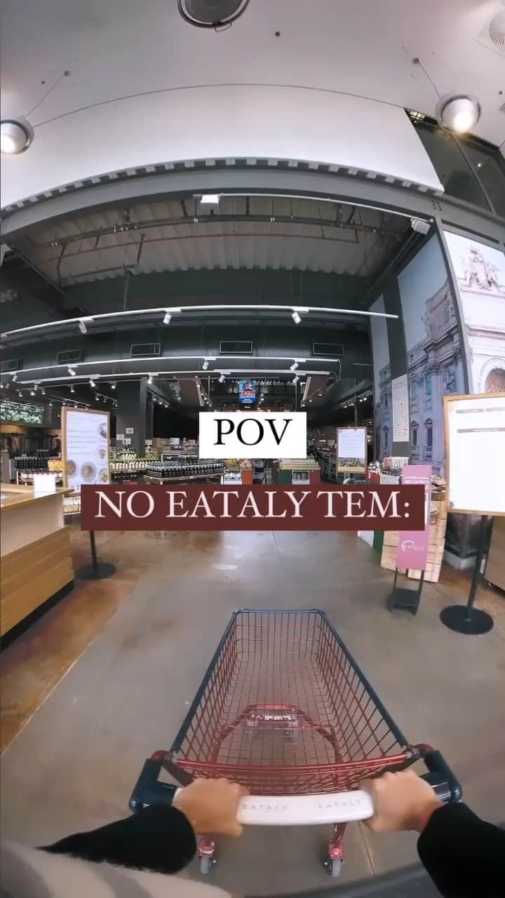 Eataly Brasilのインスタグラム：「Procurando um bom motivo para sair de casa neste frio de São Paulo? 🥶 Nós temos um, ou melhor, vários!   📍 Estamos com uma nova seleção de produtos icônicos com até 30% de desconto em nosso mercado.  Aperte o play, prepare o print e venha deixar a sua despensa mais eatalyana 🛒  *Promoções válidas em nossa loja física até 06/08.」