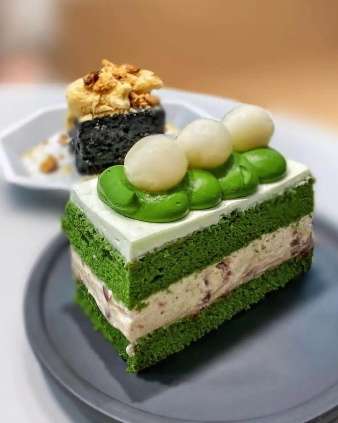 Matchæologist®さんのインスタグラム写真 - (Matchæologist®Instagram)「😍 Serving up some sweet happiness with this mouthwatering selection of 🍃 #Matcha #ShiratamaCake, 🍰 Kinako Mochi Sesame Charcoal #Cheesecake, 🍮 #Canelés, and Brown Rice Tea #MousseCake captured by @fabkonggirl! . 🍪 If you would like to impress your friends and family with delicious matcha and houjicha treats, please check out our range of artisanal matcha and houjicha on our website www.matchaeologist.com (link in bio). 🍃 . Discover the highest-quality artisanal matcha and houjicha with Matchæologist. . Matchæologist® #Matchaeologist Matchaeologist.com」7月22日 22時03分 - matchaeologist