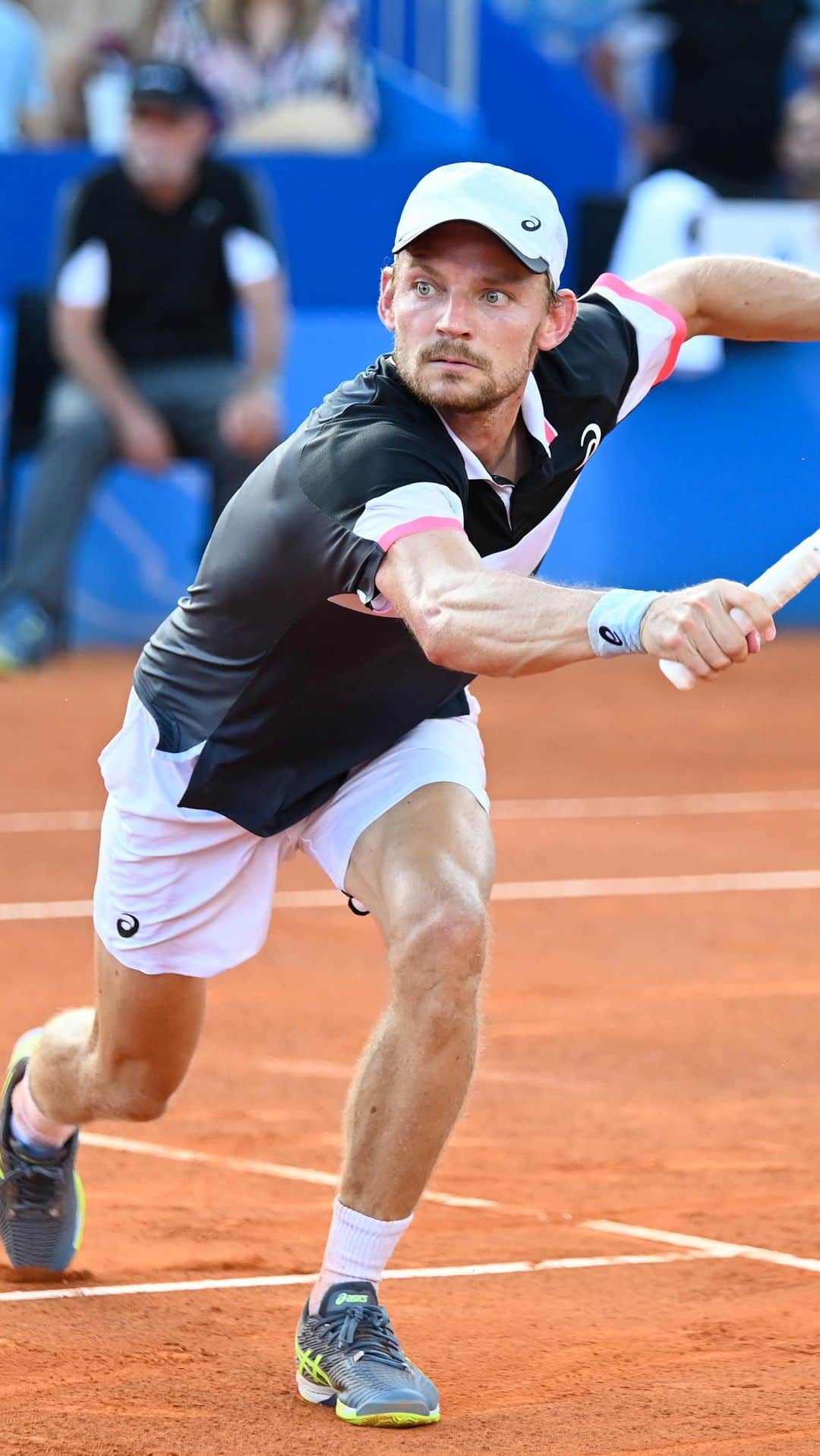 ダビド・ゴフィンのインスタグラム：「This point @david__goffin 🔥  #Goffin #Alcaraz #HopmanCup #Tennis」