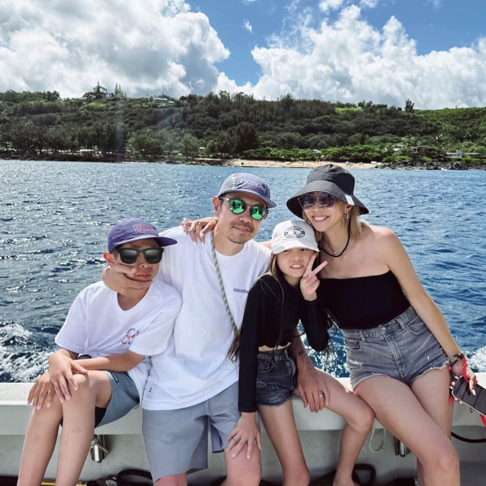 西山美希子のインスタグラム：「4年ぶりのハワイ旅。大きくなった子どもたちは、これまでとは全くちがう経験をして、価値観が広がり、短い期間で大きな成長を遂げました。かけがえのない財産！次のステイはどんな冒険が待っているか楽しみです💓長い間投稿お付き合いありがとうございました。」
