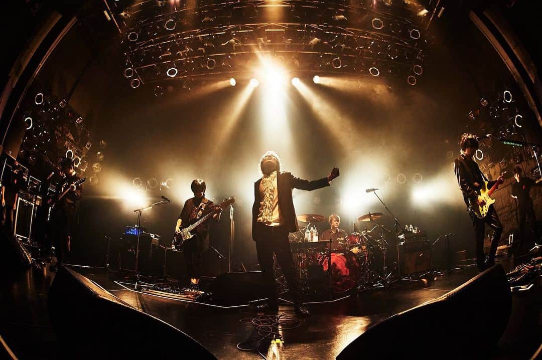 高井淳のインスタグラム：「Waive GIGS「Burn」 渋谷ありがとうございました🔥 次回は8/4 東海林さんにも久々にお会いできて嬉しかった☺︎ テックでけっけが入ってくれてるので安心安全 押忍！！  #waive再結成」
