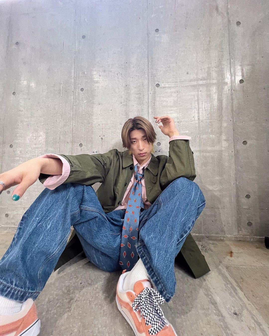 古幡亮（WATWING）のインスタグラム：「@ray.magazine 👑」