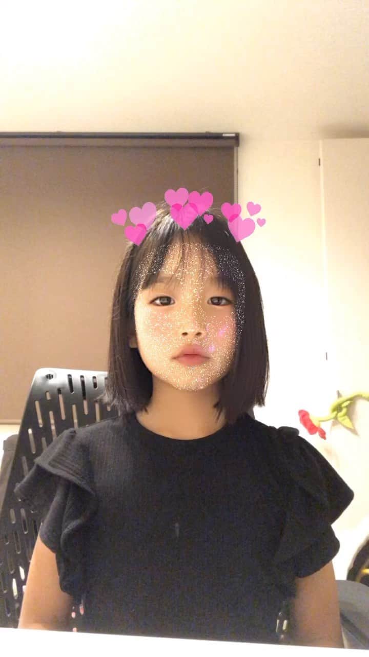 くーちゃんのインスタグラム：「ボロ携帯やからカクカクなる」