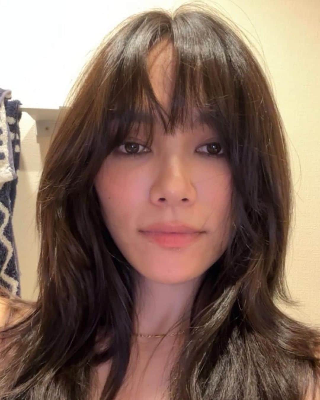 神能裕貴のインスタグラム：「Butterfly bangs🦋  #butterflyhair #butterflyhairclips  #butterflycut #bangs #layeredcut」