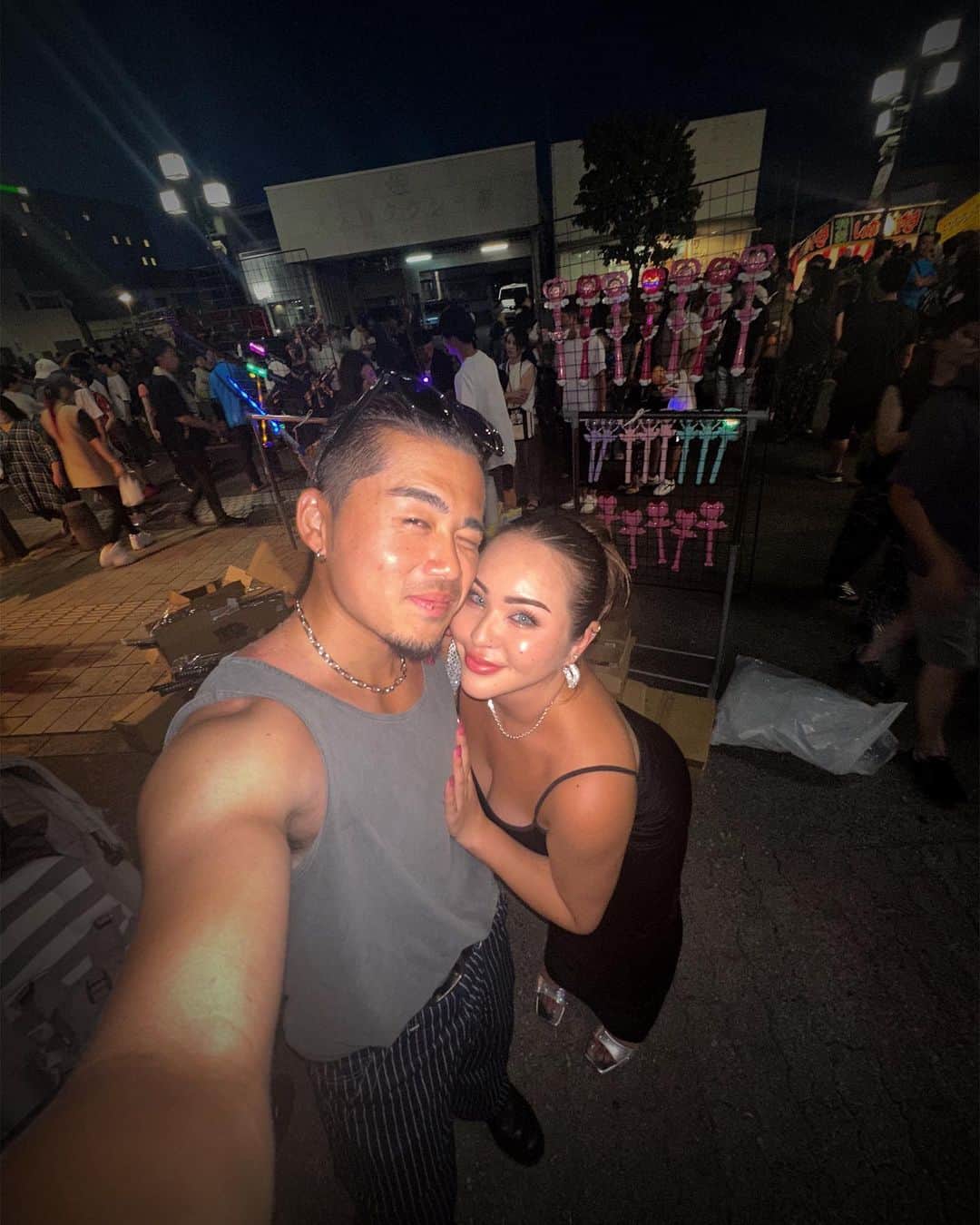 のインスタグラム：「四年ぶりの夏祭り！ めいもあおも初めて〜！ やっと〜💓楽しかった〜💓」