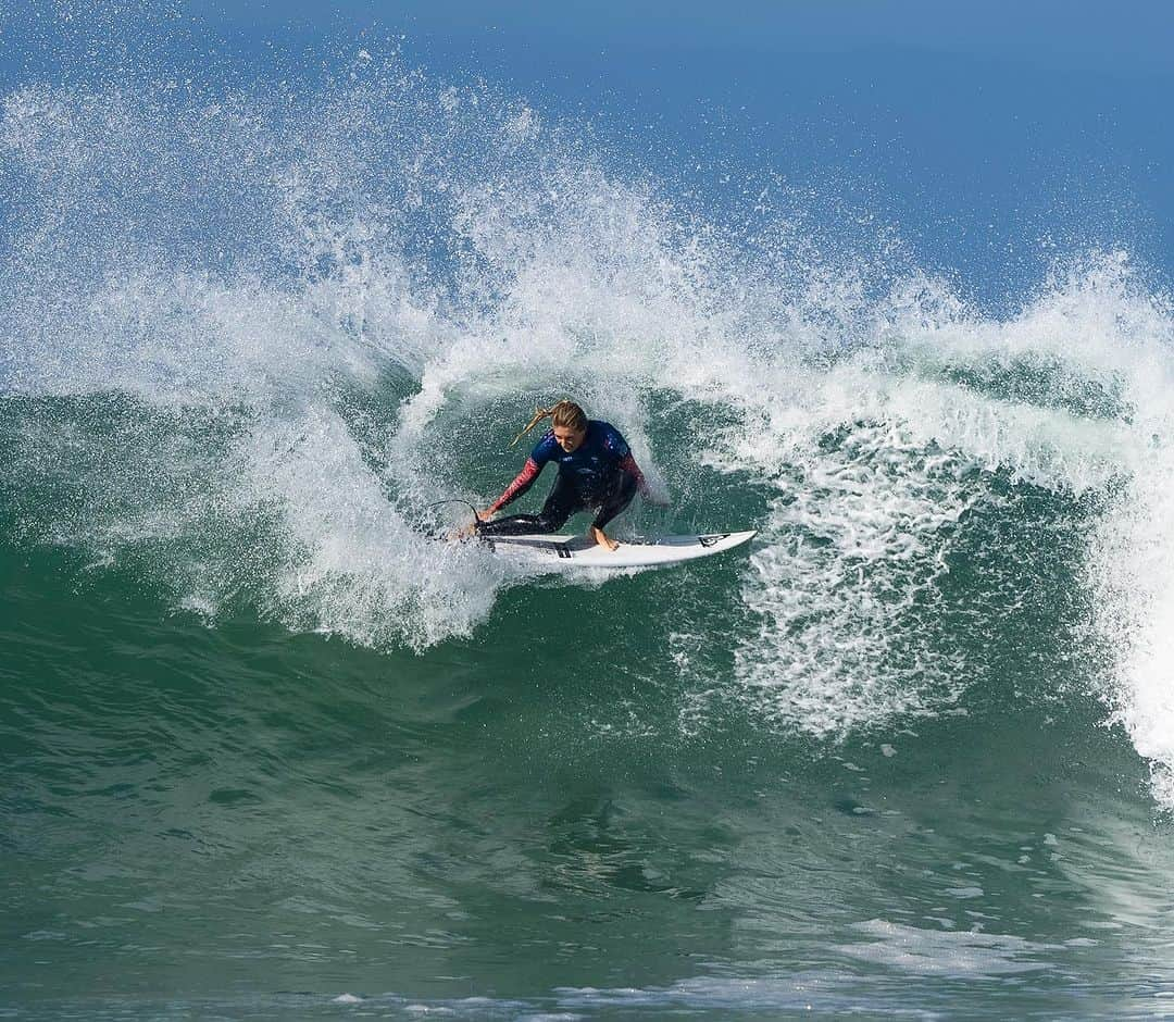 ステファニー・ギルモアさんのインスタグラム写真 - (ステファニー・ギルモアInstagram)「Love this place 💓 thanks for having us Jbay!  @wsl」7月22日 22時48分 - stephaniegilmore