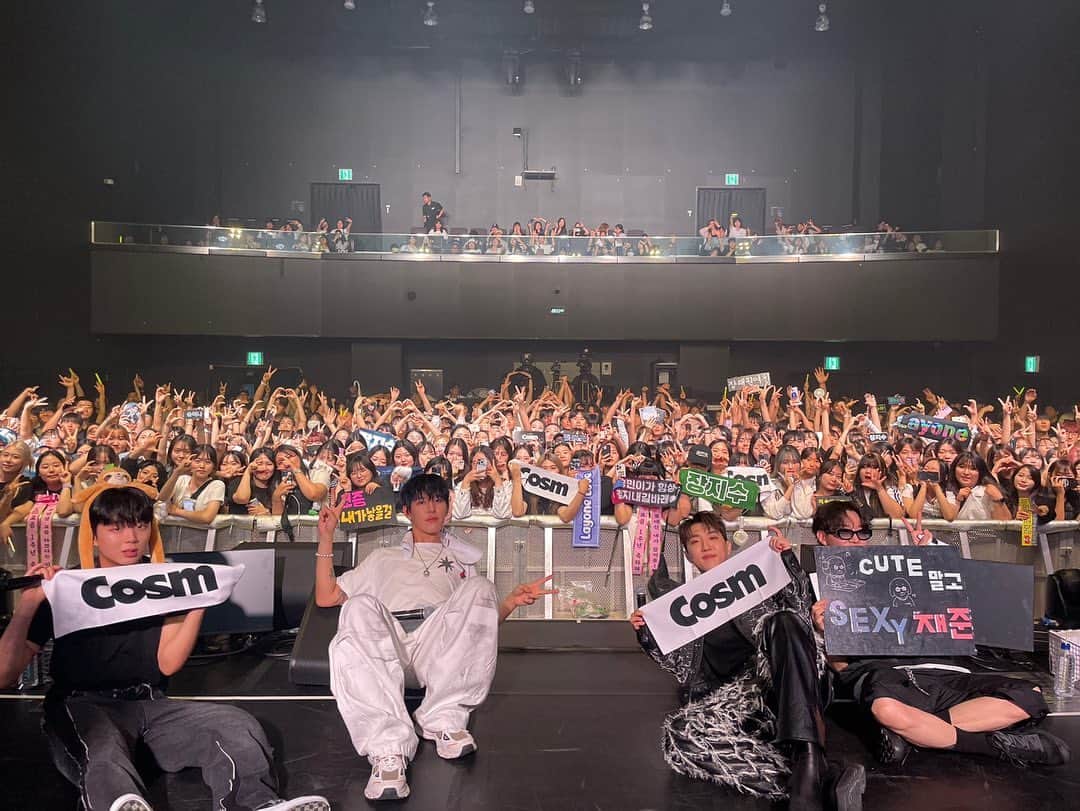 キム・スンミンのインスタグラム：「@cosm_ent 첫 콘서트 함께 해주셔서 너무 감사해요 여러분들이 보내주시는 사랑과 응원덕분에 마지막에 정말 울컥했어요 저에겐 정말 뜻깊고 따뜻한 소중한 순간으로 오래오래 기억될 한 장면이였는데 여러분들에게도 그러한 장면으로 기억되었으면 해요! 모두 고생하셨어요! 집에 조심히 들어가셔서 다들 좋은 밤 보내세요 🫶🏻」