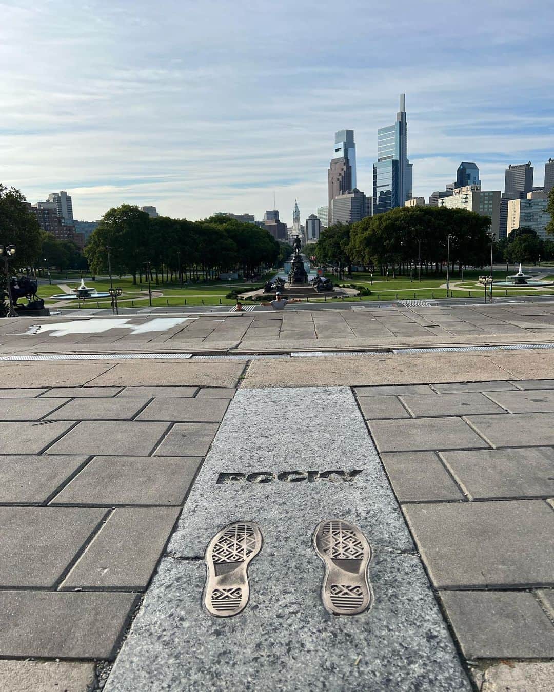 グレン・マレーさんのインスタグラム写真 - (グレン・マレーInstagram)「Philly 10km….. Independence Hall  George Washington  Liberty Bell 🔔  Benjamin Franklin 🪦 💵  Rock Steps 🥊」7月22日 23時15分 - gajm83