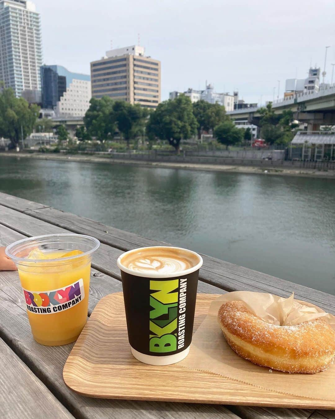 去来川奈央さんのインスタグラム写真 - (去来川奈央Instagram)「. #morning ☕️🍩🍊 #brooklynroastingcompany #ブルックリンロースティングカンパニー #テラス」7月22日 23時16分 - nao.isagawa