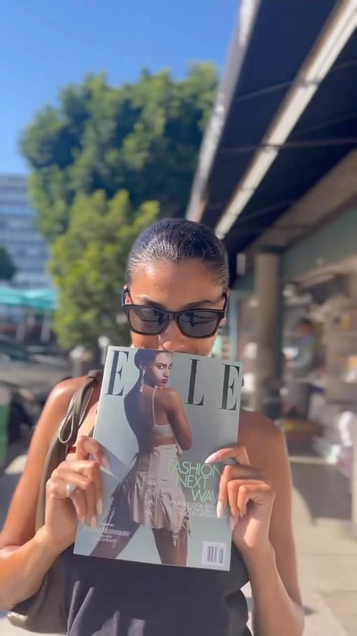 イマン・ハマンのインスタグラム：「look what i found 👀 @elleusa 🩷」