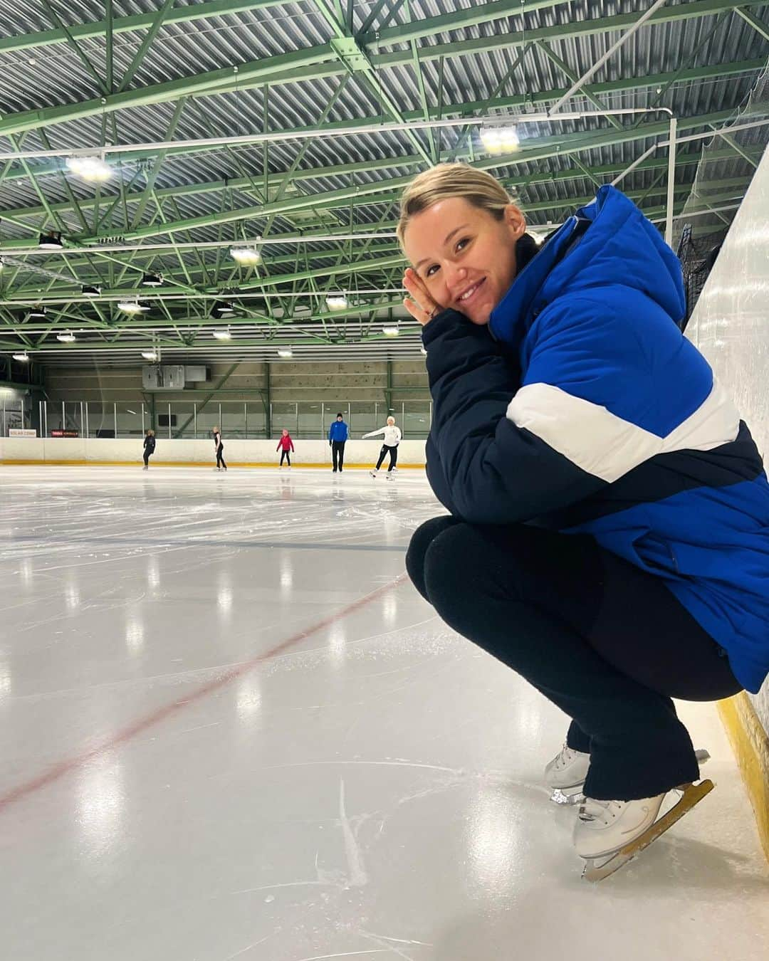 ベアータ・パップのインスタグラム：「In my natural habitat ✨ #beatapappskating」