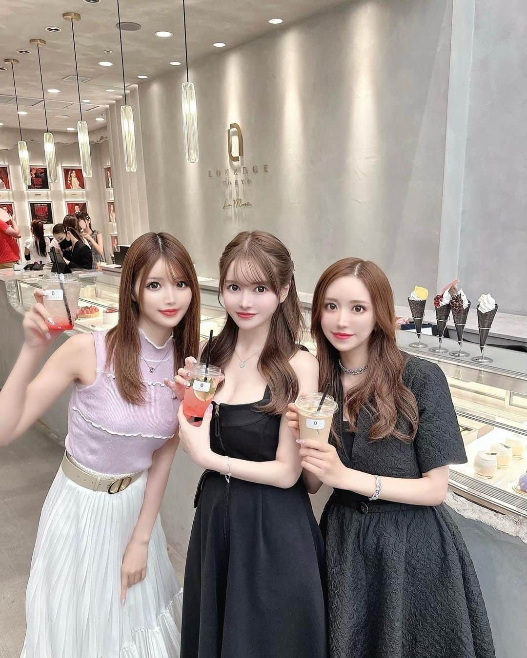 のインスタグラム：「新作アイス食べに🍦🧸💕 ⁡ ⁡」