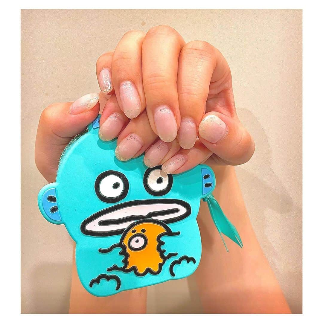 小山百代さんのインスタグラム写真 - (小山百代Instagram)「・ ・ ・ ・  現在のネイル💅🤍  撮影や本番が続いているので どの衣装やどんな私服にも 馴染むようにシンプルに…！  「白をメインに   ちゅるんとした感じで‥」  と、お任せで オーダーしました🫣🤍🤍  大雑把なお願いにも関わらず 今回も綺麗かつ可愛すぎる爪に💅  はなこさん今回も ありがとうございます🫶🏻🤍 (@cocoroom__nail ) ・ ・ ・  #小山百代」7月22日 23時27分 - koyamamomoyo_official