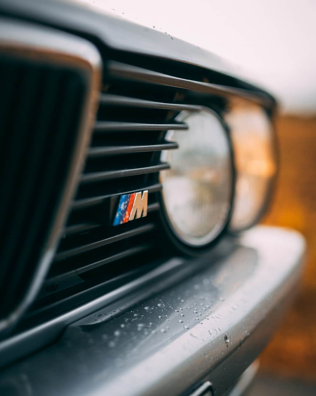 BMWさんのインスタグラム写真 - (BMWInstagram)「Old but gold.  📸: @m3.lnz #BMWRepost   The 1987 BMW 5 Series.  #BMWClassic #BMW #E28」7月22日 23時30分 - bmw