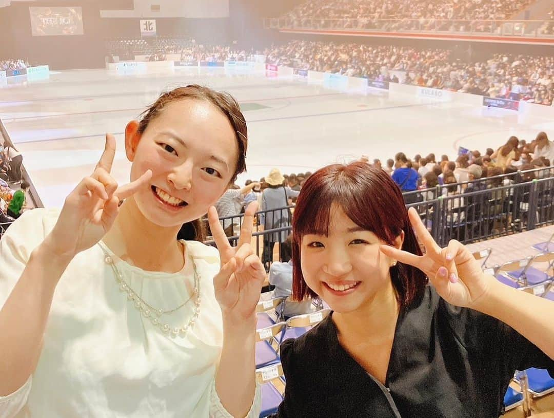 寺本明日香さんのインスタグラム写真 - (寺本明日香Instagram)「The ICE⛸  中京テレビさんの追っかけで 観に行かせていただきました🤩  雅ちゃん会えると思わなかったよぉ♡  そしてそして 久々のかおちゃんですっ！ 4枚目とか似すぎてwww  選手を全力サポート デミさんとも遭遇です✨  初めてのThe ICE 他のショーとはまたプラスで 色んなエンターテインメント企画もある 面白いショーでした✨️ #シャチホコシャチホコパワー  ※写真許可得ています。」7月22日 23時46分 - teramoto_asuka