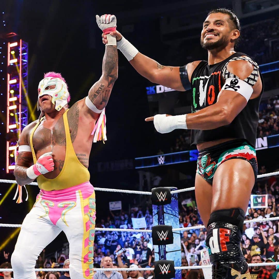 レイ・ミステリオ・ジュニアのインスタグラム：「It was a triumphant #SmackDown for @619iamlucha and @escobarwwe before they battle each other in the #USTitle Invitational Finals next week!」