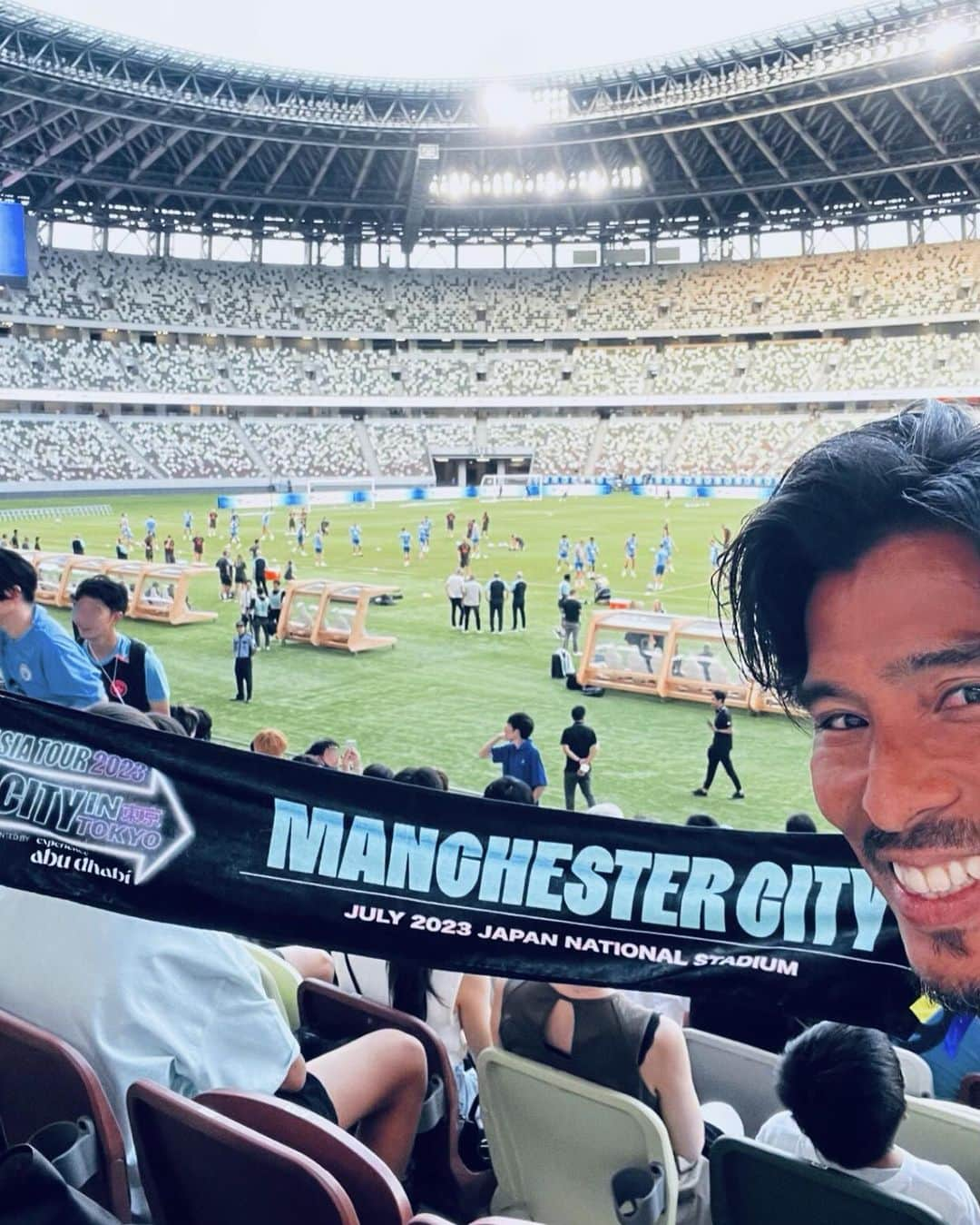 中澤佑二のインスタグラム：「✭2023.7.22.Saturday✭ ⁡ ⁡ 「MAN CITY ASIA SUMMER TOUR 2023」 マンチェスターシティの公開練習に行ってきました‎|•'-'•)و✧ 明日の試合も楽しみだね〜ᵎᵎ ⁡ 「マンチェスターシティvs横浜F•マリノス」 国立競技場⚽️19:00 kick off ⁡ ⁡ @visitabudhabi #マンチェスターシティ #公開練習 #ボンスタグラム」