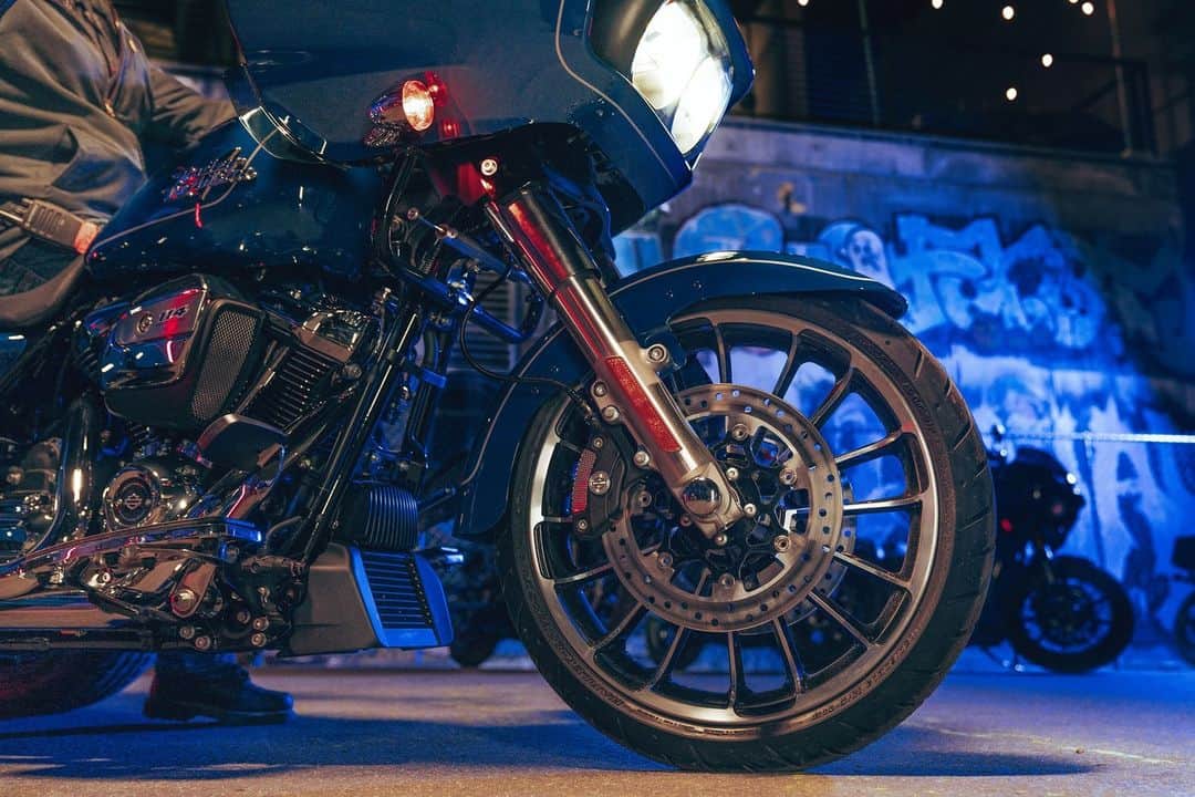 Harley-Davidsonさんのインスタグラム写真 - (Harley-DavidsonInstagram)「The all-new 2023 Road Glide 3 combines the legendary look of the Road Glide with the confidence of a three-wheeler. ​  #HarleyDavidson #RoadGlide3 #Trike」7月23日 0時01分 - harleydavidson