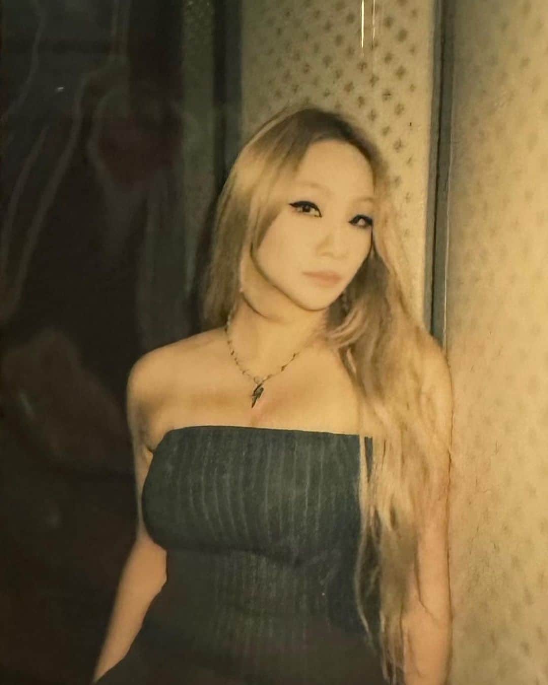 CL さんのインスタグラム写真 - (CL Instagram)「백조의 날개 🪽#robertlongo」7月23日 0時12分 - chaelincl