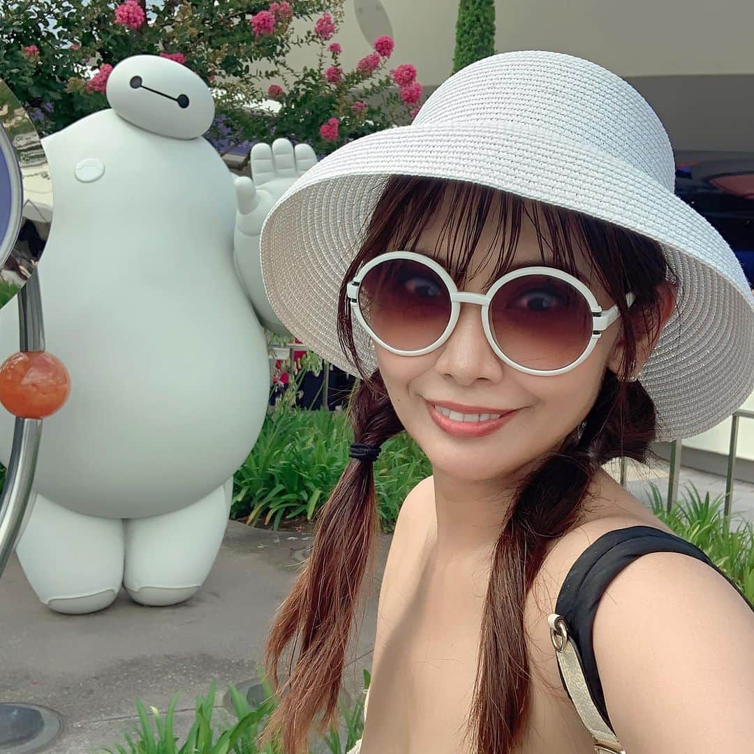 のインスタグラム：「ベイマックスコーデで甥っ子と初ディズニー❤️  #ディズニー #ディズニーコーデ  #ベイマックス #ベイマックスコーデ  #disneyland #disney」