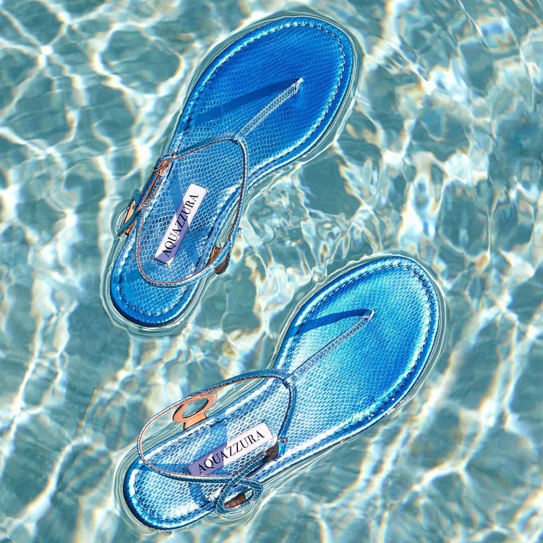 Aquazzuraのインスタグラム：「All set for summer living. Browse our beach and pool edit, packed with colorful shoes and delicate accessories catering all needs imaginable. See more online at aquazzura.com  #AQUAZZURA #AQUAZZURABags」