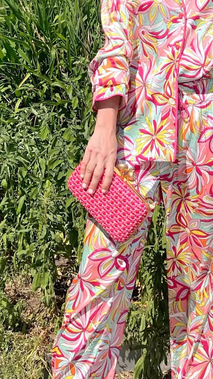ケイト・スペードのインスタグラム：「Pajama vibes…but make it party-worthy. (It’s our favorite way to dress this summer.) #katespadeny」