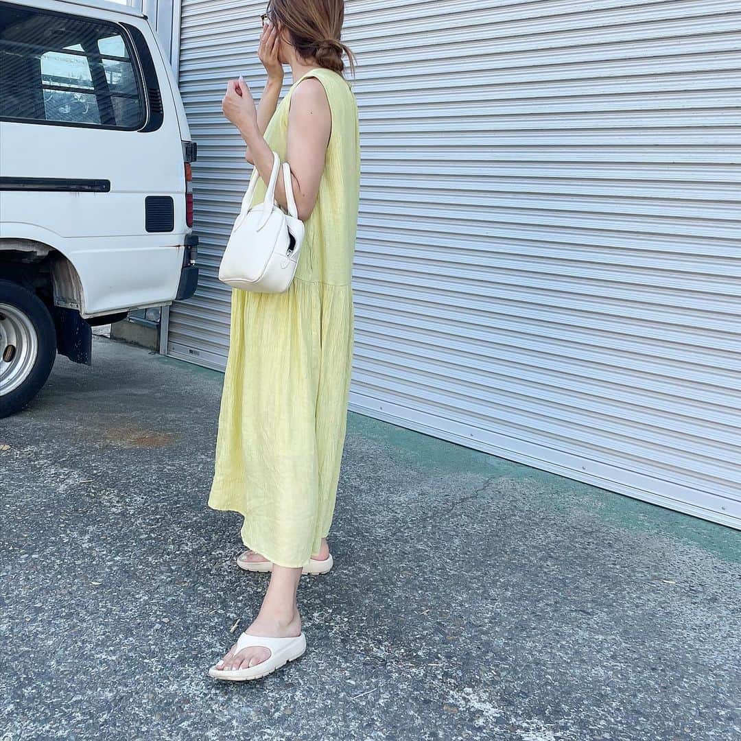 yuu_renonのインスタグラム：「@geera__official  楊柳ワンピース👗 商品番号🔍207294  ふんわりと広がるシルエットが夏らしいワンピース♡ たっぷりギャザーと低めに切替えたティアードデザインが大人っぽい♡  是非チェックしてみてね♡ ZOZOで買えるよ〜♡  #GeeRA  #geera_ootd  #ジーラ  #タイアップ  #大人コーデ #夏コーデ  #fashion#162cm#イエベ春#骨格ストレート #大人カジュアル#今日のファッション #今日のコーデ #プチプラコーデ #着回しコーデ #ママファッション #ママコーデ#3児ママ#高校生ママ #outfit #ootd #ootd_kob #ponte_fashion #mineby3mootd #mamagirl #hotmamatown #locari」
