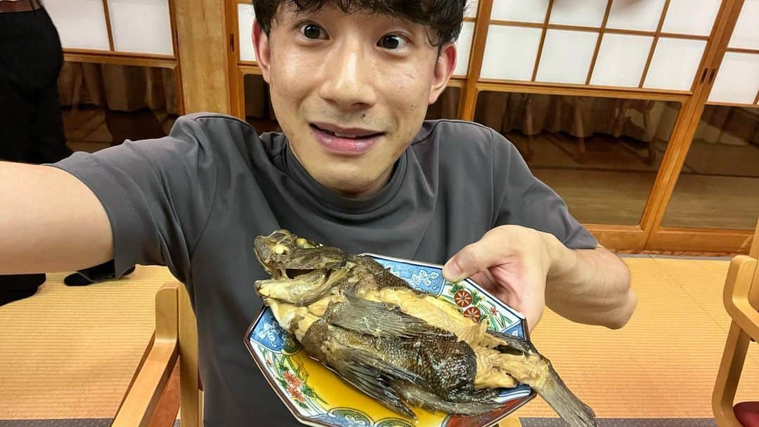 上野耕平さんのインスタグラム写真 - (上野耕平Instagram)「2023.7.15  広島、蘭島閣美術館で高橋くんとコンサート。 5年ぶりに伺いました。 やはり最高な場所！  景色も魚も最高。 こんな美味い鯛初めて食べた。  と、演奏の写真がなくてごめんなさい笑  #サクソフォン #サックス #高橋優介 #上野耕平 #蘭島閣美術館」7月23日 0時40分 - koheiueno_sax