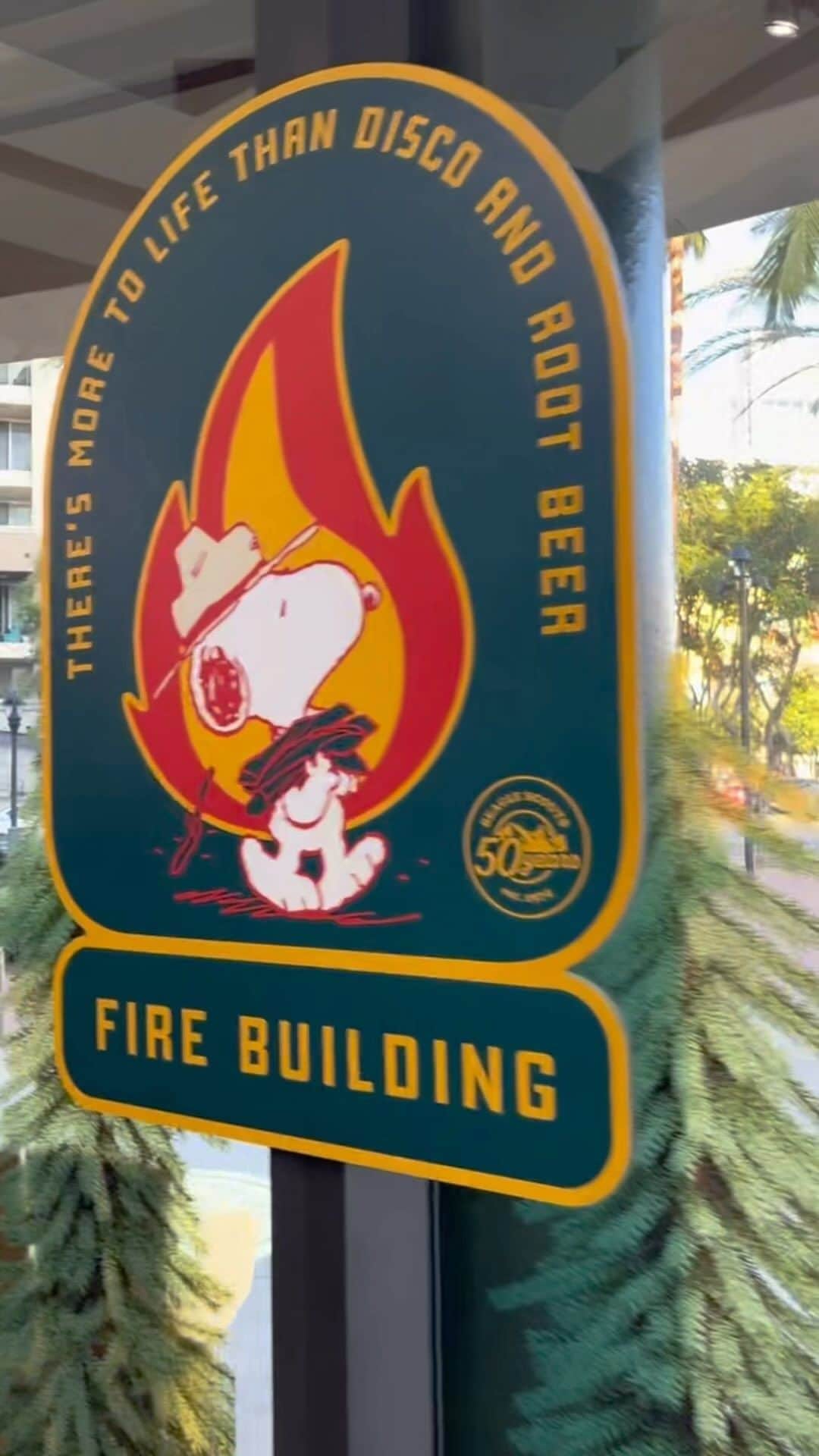 スヌーピーのインスタグラム：「Greetings from our San Diego Comic-Con Pop-Up shop! Swing by our location on 3rd and J St. to earn your honorary Beagle Scout Badge and celebrate the 50th Anniversary of the Beagle Scouts!」