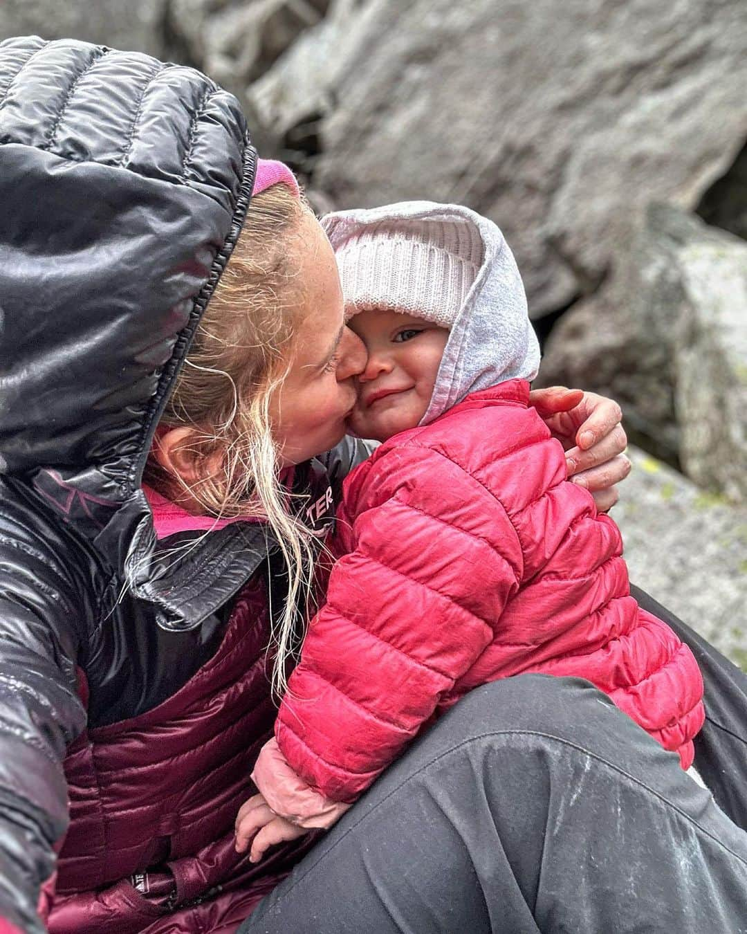 シャウナ・コックジーさんのインスタグラム写真 - (シャウナ・コックジーInstagram)「North Wales 😍 I love it!   Visiting my old haunts and having big days in the hills! Lots of hiking and so many good boulders. I have been climbing in North Wales for as long as I can remember and was really looking forward to filming both some classics and new (to me) gems. Can’t wait to share them on YouTube soon!   1. Loving adventures with babe  2. The undercut move on Pilgrimage - my proj in the cave from years ago. This move used to feel so hard and it felt so good the other day. Leaving it here as a reminder that I am strong enough to start trying the big link again ☺️ 3. Llanberis Pass 💓 4. Ultimate Warrior - a contender for the top 3 in the 50 best for sure  5. @thule Sapling making all the big hikes possible  6. Manou - totally worth the steep walk for this boulder and the view too!  7. Ogwen Valley 8. Essentials 9. So happy to finally have made up to the Mallory boulder!  10. Hot Pod, 8a.」7月23日 1時15分 - shaunacoxsey