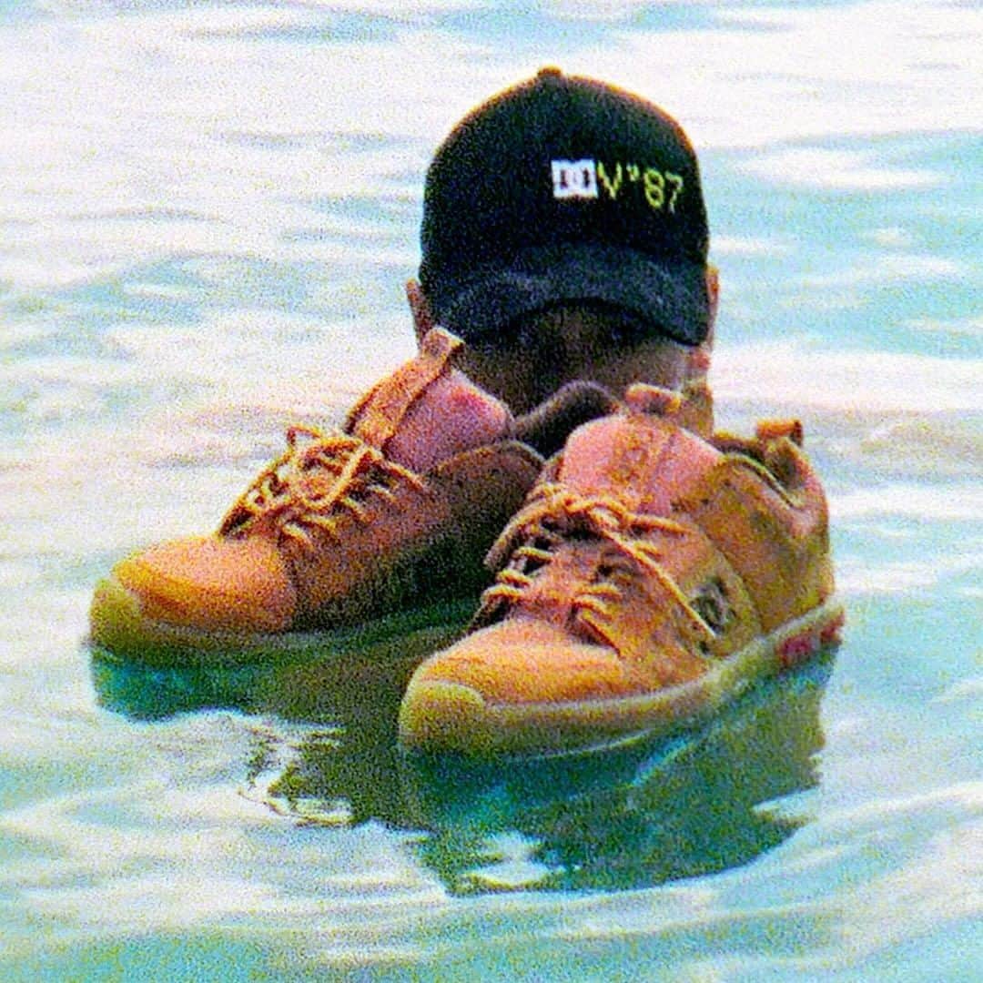 DCシューズのインスタグラム：「Introducing the DCV’87 LYNX, a unique combination of a Lynx Zero upper and Lynx OG bottom - Designed by @lucienclarke and photograhed by @julianklincewicz in Jamaica 🇯🇲   @_kaningarner @darkclarke87views」