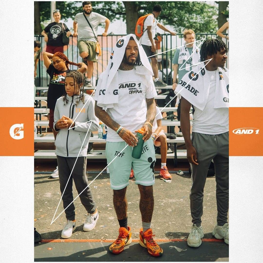 のインスタグラム：「Hydration on the bench for execution on the court. Proud to have AND1 athletes fueled by @gatorade! ⚡️🏀  #gatoradepartner #and1life #and1openruns #and1 #fueledbygatorade」