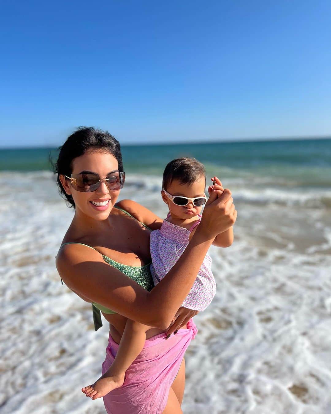 のインスタグラム：「Amor, la mayor fuerza del universo♥️」