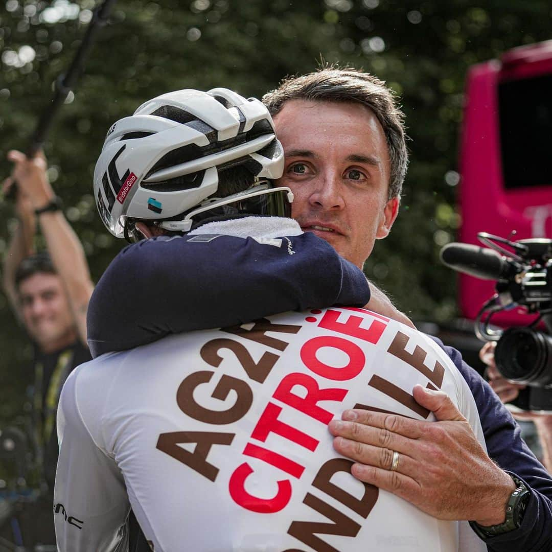 Citroënさんのインスタグラム写真 - (CitroënInstagram)「🇫🇷 @letourdefrance   🥈 Conclure le Tour de France avec une 2e place au sommet du Markstein parmi les champions 🔥 Un grand bravo à Felix, à toute l’équipe et à l’ensemble du staff 🙌  🥈 Concluding the Tour de France with a 2nd place at the summit of Markstein among the champions 🔥 Congrats to Felix, the whole team and the entire staff 🙌  #AG2RCITROËNTEAM #RoulonsAutrement #RideDifferently - © Getty / KBLB」7月23日 2時11分 - citroen