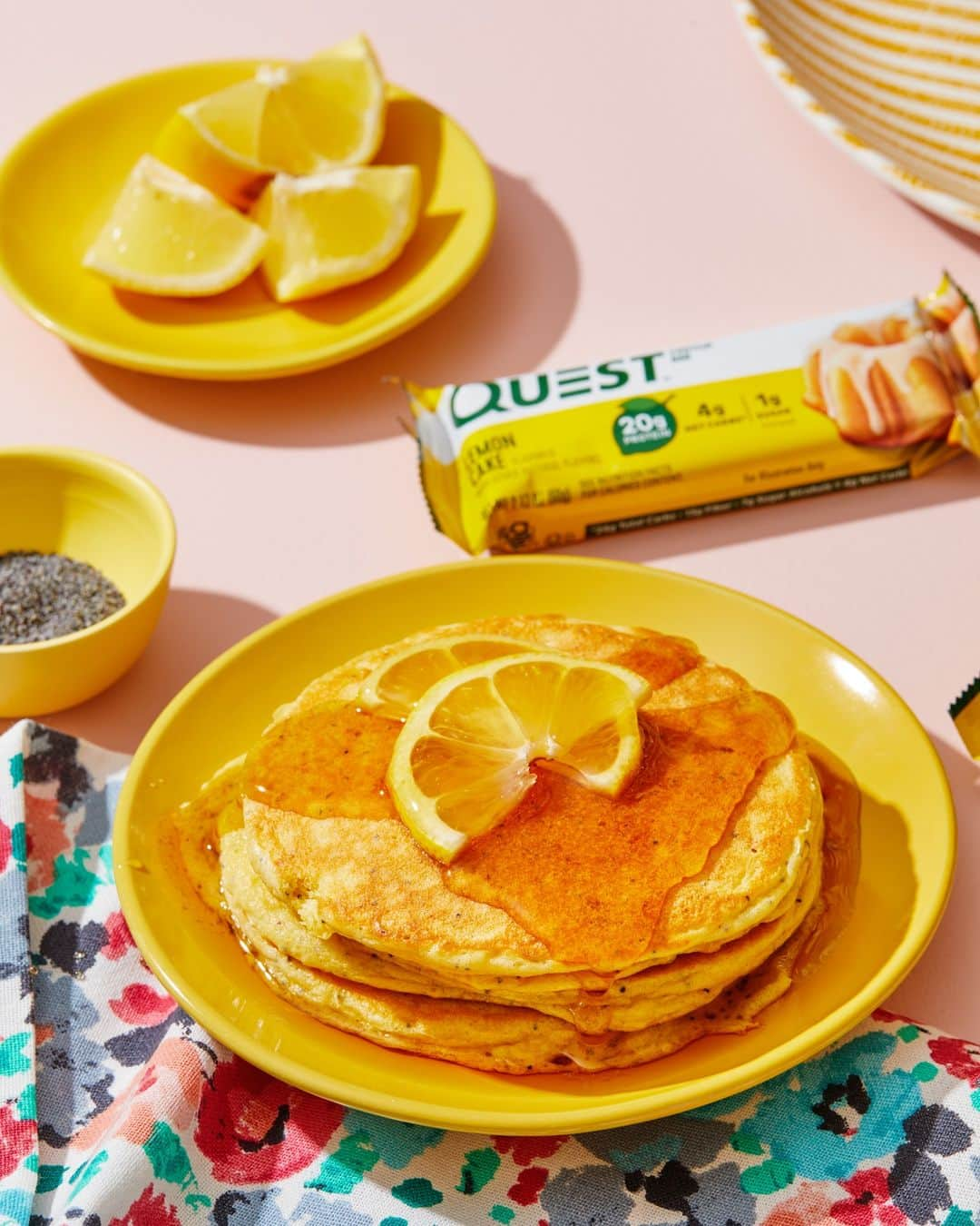 questnutritionのインスタグラム：「Questified Lemon Poppy Seed Pancakes 💪🍋🥞 • 👉 FULL RECIPE LINK IN BIO (swipe left to 2nd card) 👈 • Per serving: 15g protein, 10g carbs, 24g fat (3g net carbs) #OnaQuest #Questify #QuestNutrition #QuestBar #QuestBars」