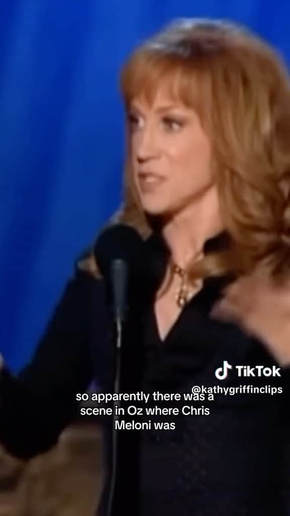 キャシー・グリフィンのインスタグラム：「Lemme know if you guys can see this. It’s a LongVideo but there’s a guy on TikTok who has an account called “@KathyGriffinClips” He gets a ton of engagement. It cracks me up because my account gets very little engagement compared to his. 😂🤷‍♀️ Anyway, apparently people like to see these clips and I hope you think it’s funny.   #KathyGriffin #Funny #Laugh #StandupComedy #Standup #Comedy」