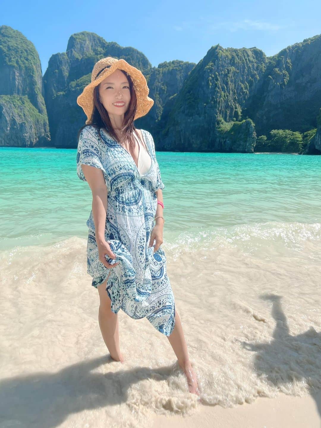 NANAさんのインスタグラム写真 - (NANAInstagram)「タイでは初めてピピ島にも行ってきたよ☺️ the beachって映画でも話題になった綺麗な海 最高でした✨✨」7月23日 2時31分 - nana.suger