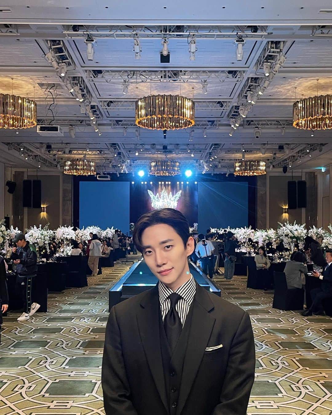 ジュノ のインスタグラム：「100주년 행사 및 구원집사😌」