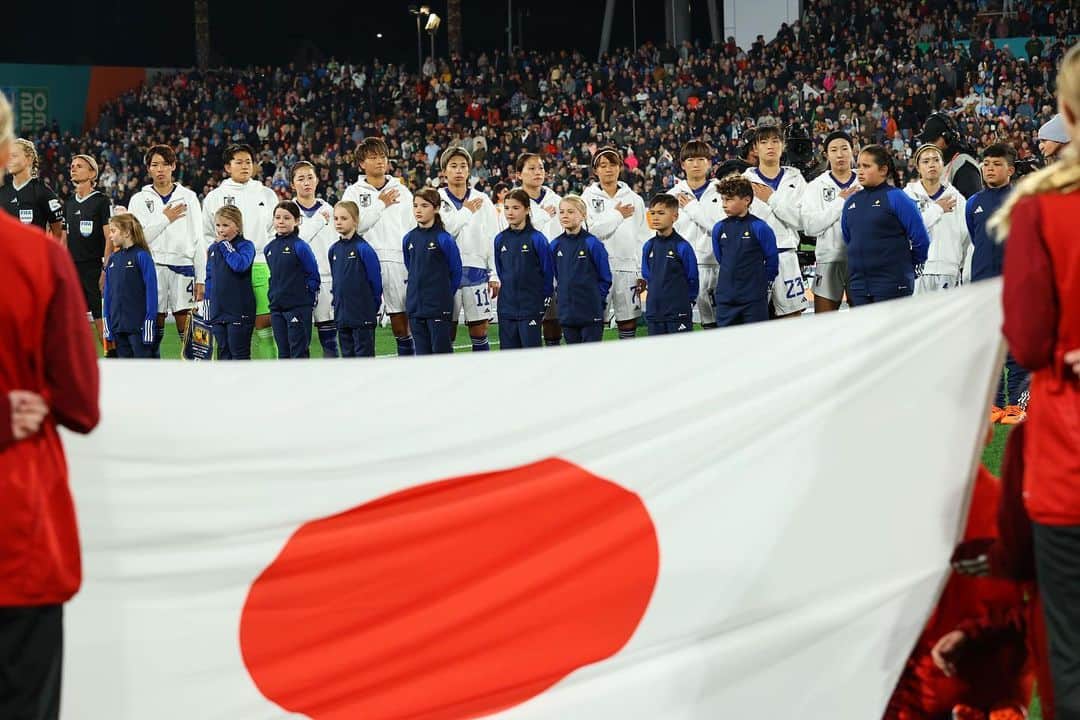 田中美南さんのインスタグラム写真 - (田中美南Instagram)「🇯🇵 One team!! たくさんの熱い応援ありがとうございました❤️‍🔥 ©︎JFA  #fifa #jfa #nadeshiko #japan  #worldcup #fifaworldcup #fifawwc」7月23日 3時53分 - minatanaka_official