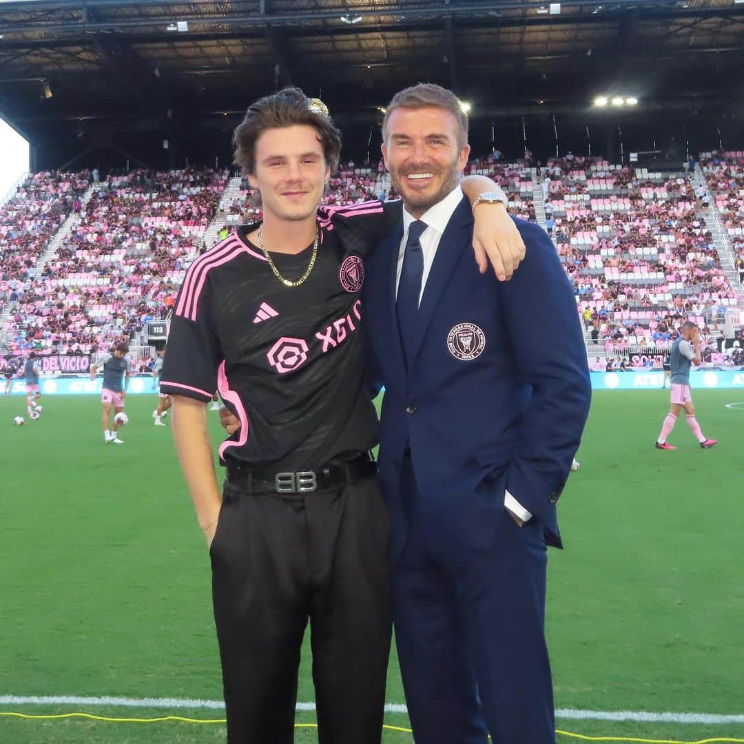 ヴィクトリアベッカムさんのインスタグラム写真 - (ヴィクトリアベッカムInstagram)「I just can’t express how proud of @davidbeckham I am.Wow! What a night in Miami!! @cruzbeckham #harperseven」7月23日 4時52分 - victoriabeckham