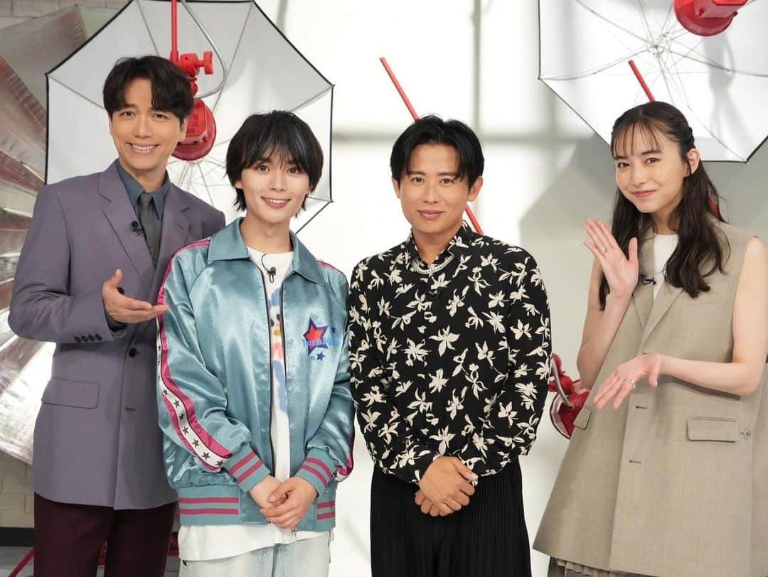 日本テレビ「おしゃれイズム」さんのインスタグラム写真 - (日本テレビ「おしゃれイズム」Instagram)「今夜の #おしゃれクリップ は #なにわ男子 #大西流星 さんをお迎え❣️  ちゅきちゅきポーズが板につきまくってる大西さんとぎこちなくも可愛らしい（笑）MC2人との3ショットとそのほか貴重なオフショットを先出しします💓  #小田切ヒロ さんはトークもテクニックもとっても素敵で、そうよ〜の嵐😆 なにより大西さんがノリノリで最高です💅  少しでも収録の盛り上がりがお届けできればと🫡✨  放送は今夜！ 暑い日が続きますが夜はゆっくりおしゃれクリップをぜひご覧ください〜🎶 放送では素敵なお知らせもありますよ🎁  #TVerでは同時配信も #紅さすライフ #山崎育三郎 #井桁弘恵 #佐倉綾音」7月23日 16時07分 - oshare_clip_ntv