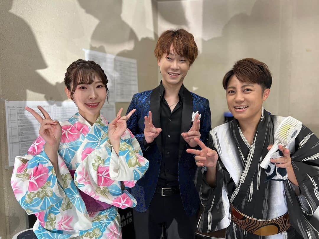 はやぶさのインスタグラム：「こんにちは！ 今日の写真は先日上野水上音楽堂でのショットです。 この日は同期メンバー集合‼︎ はやぶさは初めてソロでそれぞれ出演させていただきました。 仲良しな同期ですが、もう一枚はライバル心を燃やした一枚を撮ってみました（笑）  【EN】  Hello! Today's photo is a shot taken at 『上野水上音楽堂』 on the other day. On this day, we are 『同期』 members ‼︎ As Hayabusa this was the first time for each of us to perform solo. We are good friends, but I took another shot of our rivalry (lol).  #はやぶさ #ヒカル #ヤマト #大滝ひかる #駿河ヤマト #イベント #一日一枚  #写真  #hayabusa #hikaru #yamato #event  #picstory  #picstagram #photooftheday  #photogram  #hayabusadiary  #はやぶさの日記  #fotohariini #同期  #うえの夏祭り」