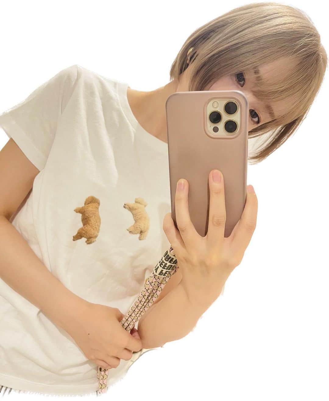 梅田彩佳のインスタグラム：「. . 親バカすぎて 作ってしまいました。 . . あまりにも我が子 @tony_epo  トニー、エポちゃんが 可愛すぎて🥹⚠️❤️❤️❤️ . . 合成じゃないんだよ 2人で並んで同じ体制で寝てたの🥹 . . かわいい🥹🫶 . . 家族にもきて欲しいので、 また追加で作ります🫡笑」