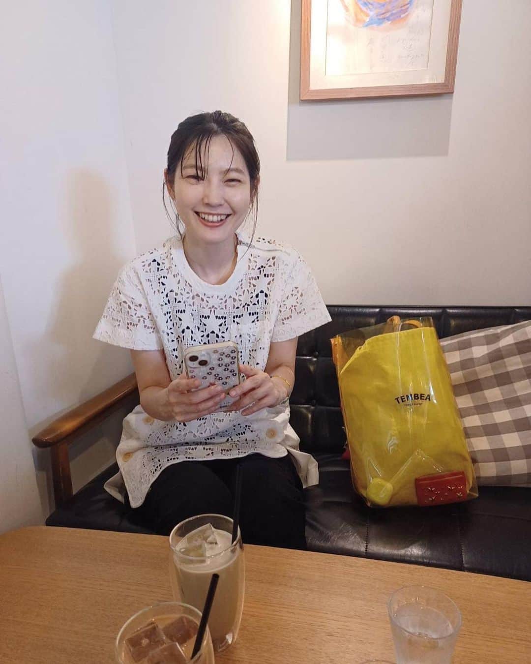 森貴美子のインスタグラム：「15時のお茶はとめどないおしゃべりタイム🫖🫧🩵」