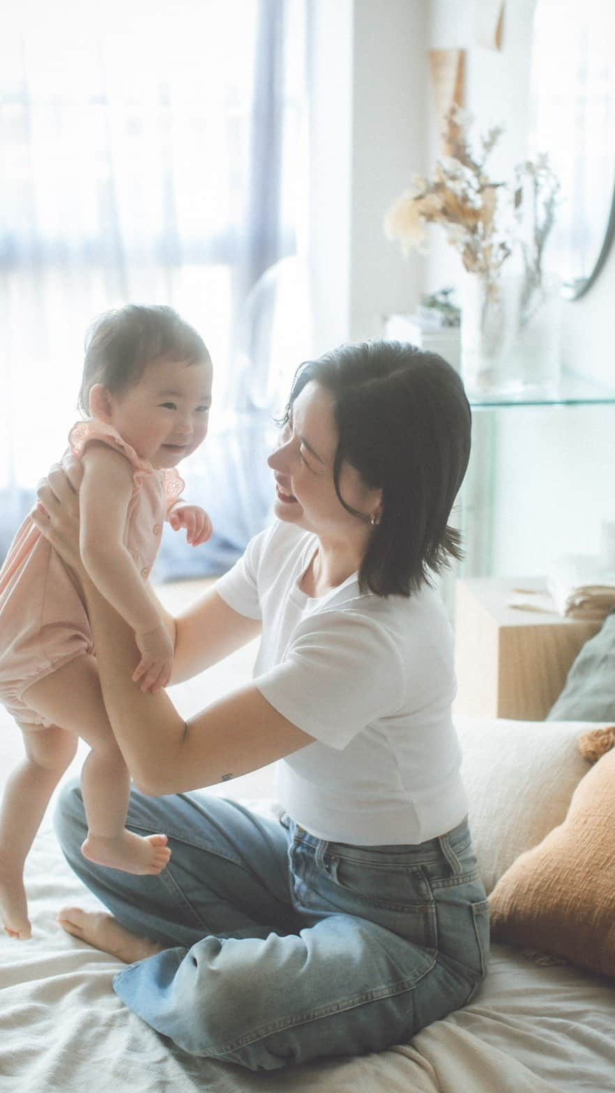 yukaのインスタグラム：「1歳birthdayphoto🎂  子供の写真は出来るかぎる残しておきたい😌😌   #シングルマザー」