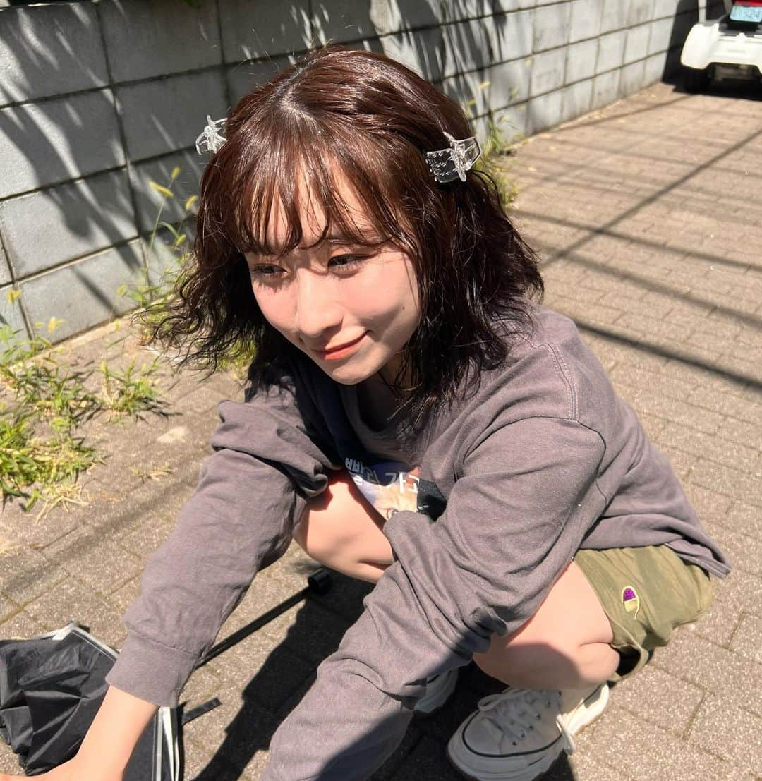 伊藤雨音のインスタグラム：「バドミントンで足くじいたせいで、しゃがみがしんどい人。笑  hair＆make @cocooosaki」